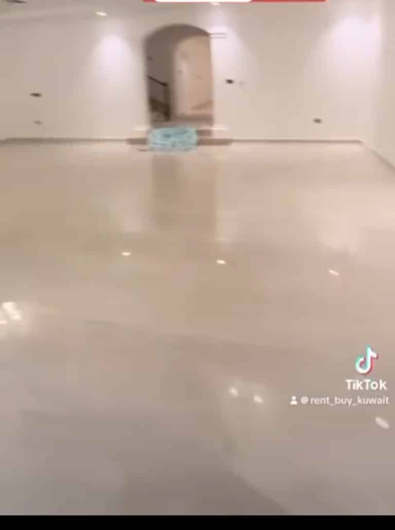 للايجار فيلا في سلوي قطعه ١١ مدخل ومخرج س