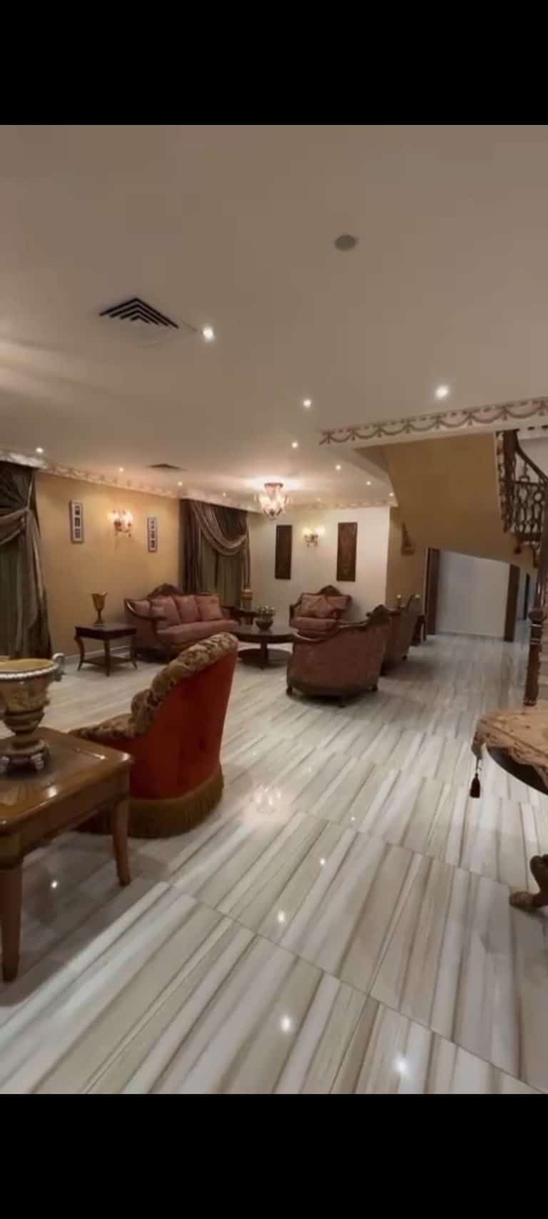 للبيع بيت حكومي في الفردوس ق٤ بطن ظهر