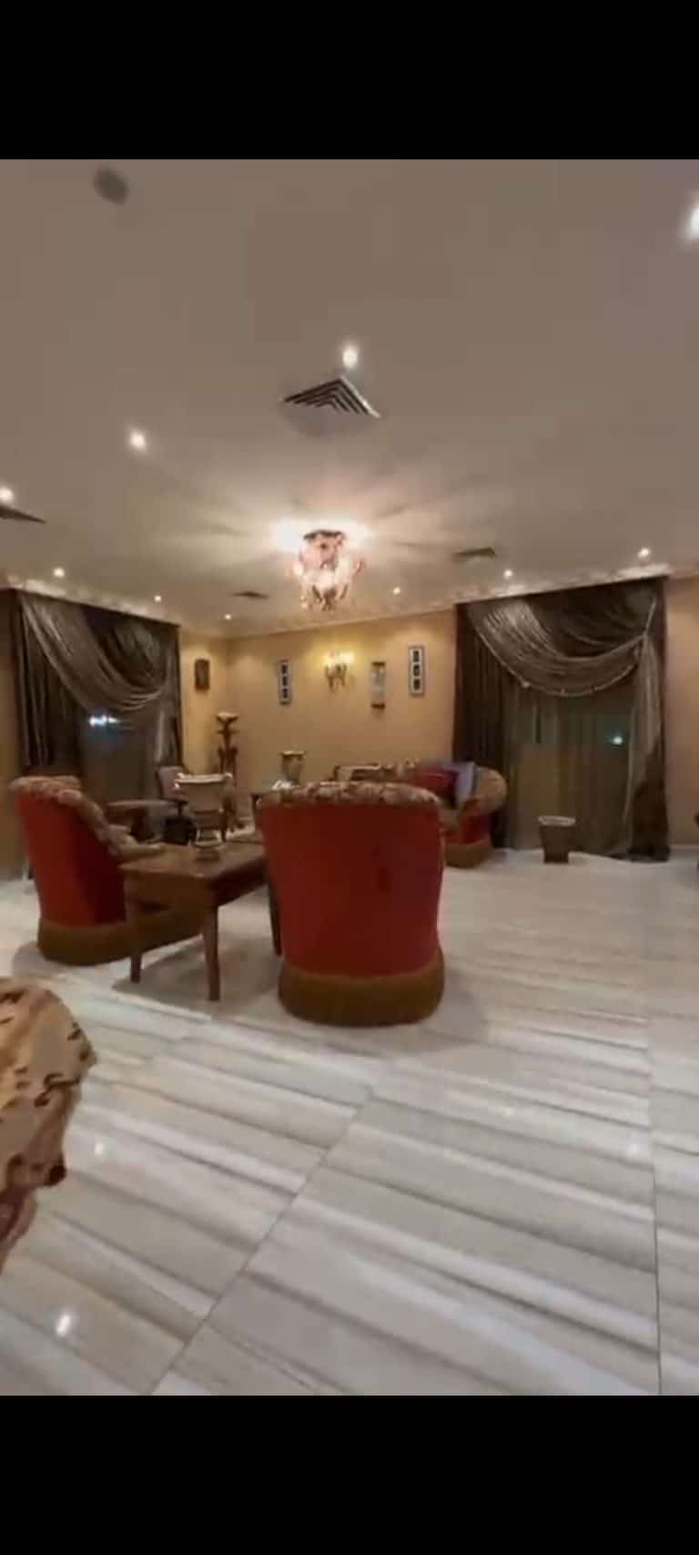 للبيع بيت في الاندلس قطعه ٤