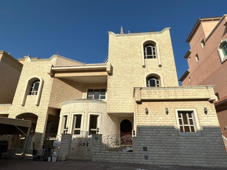 للايجار فيلا بمنطقة غرب مشرف