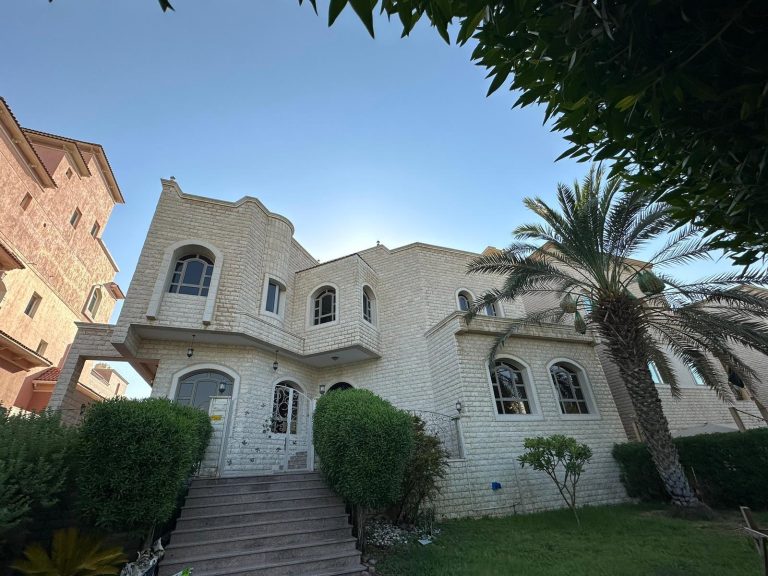 للبيع فيلا بمنطقة غرب مشرف