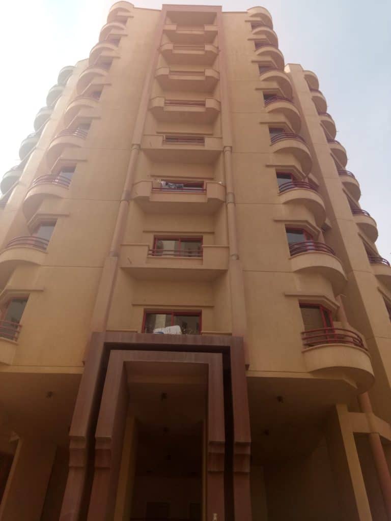 للايجار شقه فى حولى 2 غرفة و 2 حمام