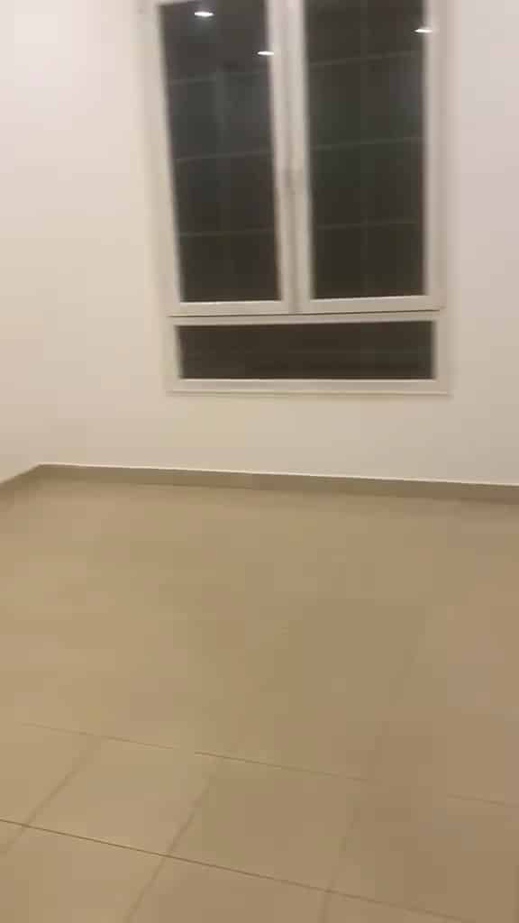 1000290526