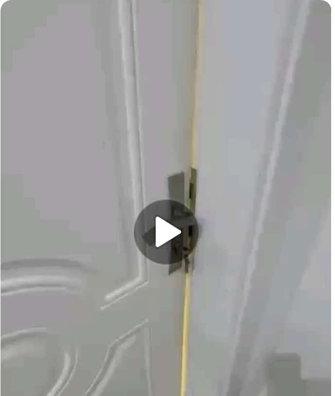 1000897137